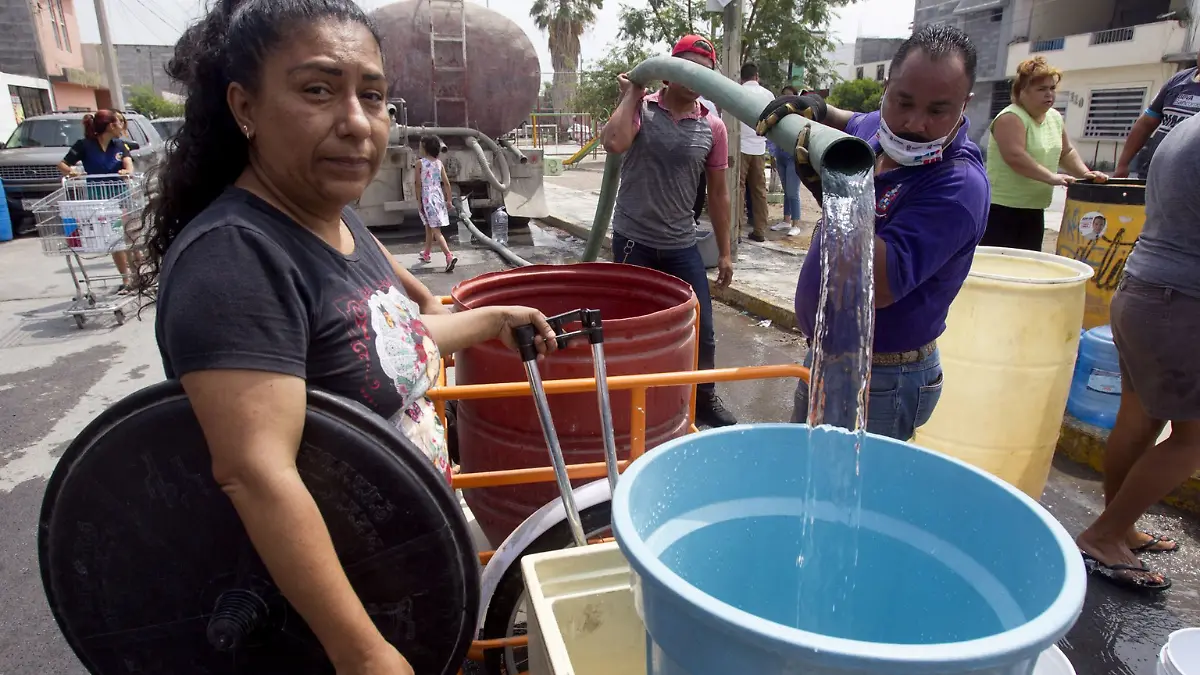 Samuel García acusa huachicoleo de agua en Nuevo León